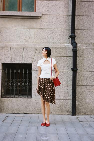STAND COLLAR TOP WITH OPENING - Oyster-white by Zara