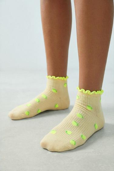 Zara {名称} - {颜色}