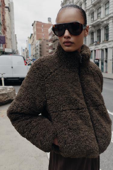 Zara {名称} - {颜色}