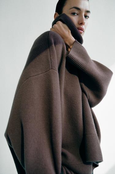 OVERSIZED WOOL SWEATER - Brown by Zara