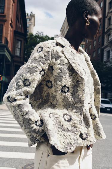 FLORAL TEXTURED BLAZER - Ecru / Black by Zara