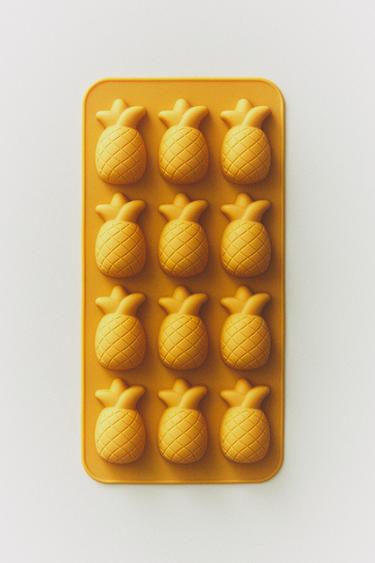 SILICONE PINEAPPLE ICE BUCKET TRAY 12 ICE CUBES - Mid-yellow by Zara