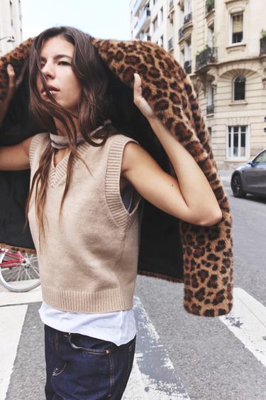 PLAIN KNIT SLEEVELESS JUMPER - Mid-camel by Zara