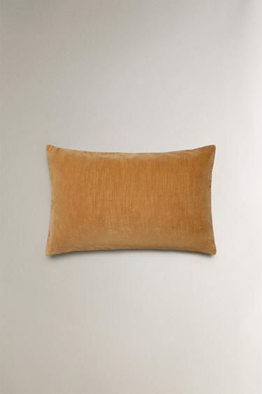 VELVET CUSHION COVER - Beige by Zara