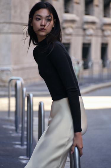 HIGH NECK T-SHIRT - Black by Zara