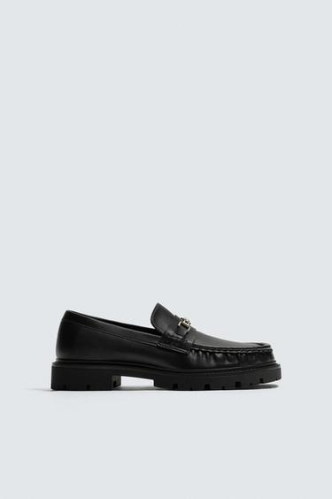 LOAFERS WITH METAL APPLIQUÉ - Black by Zara