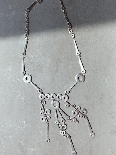 LONG METAL CIRCLE NECKLACE - Silver by Zara