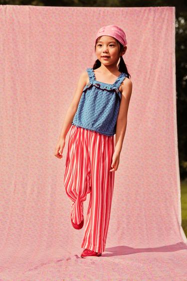 KNIT TOP WITH RUFFLE AND EMBROIDERY WITH COTTON BLEND AND LINEN - Bluish by Zara