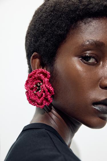 RAFFIA FLOWER EARRINGS - Fuchsia by Zara - Image 0