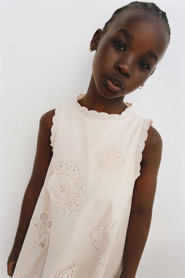 WAVY AND EMBROIDERED FLORAL DRESS - Light beige by Zara