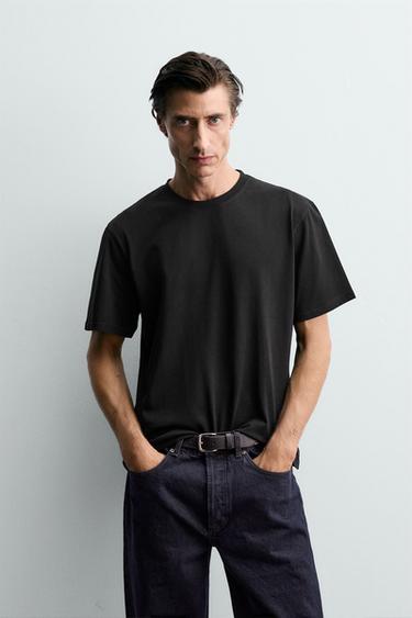 MEDIUM WEIGHT SHORT SLEEVE T-SHIRT - Black by Zara