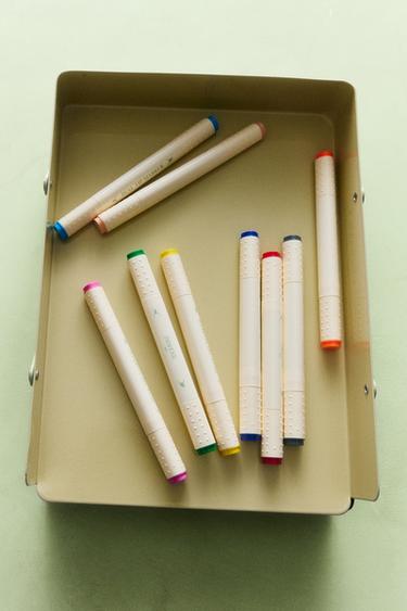 Zara {名称} - {颜色}