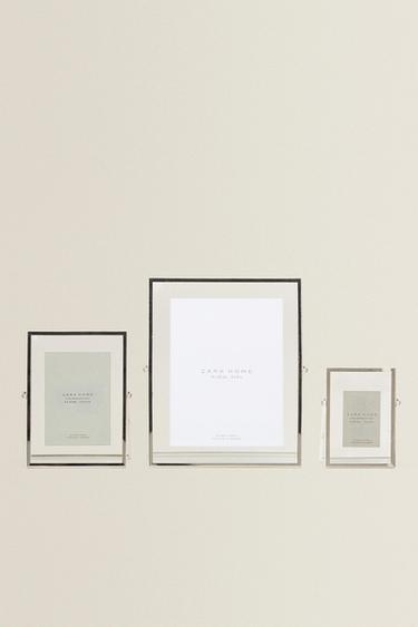 PHOTO FRAME WITH STAND - Silver by Zara