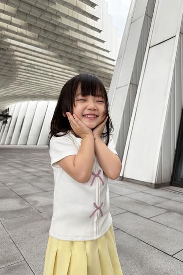 RIBBED T-SHIRT WITH BOWS - White by Zara