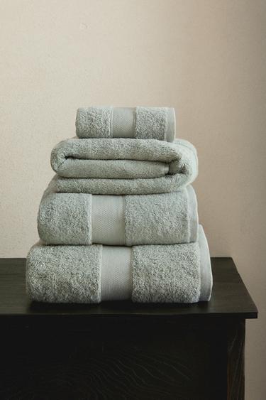 PREMIUM COTTON BATH TOWEL (600 GXM²) - Blue / Green by Zara