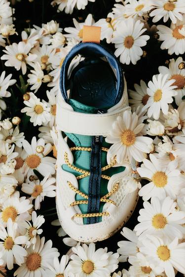 BAREFOOT TRAINERS WITH CUT-OUTS - White by Zara