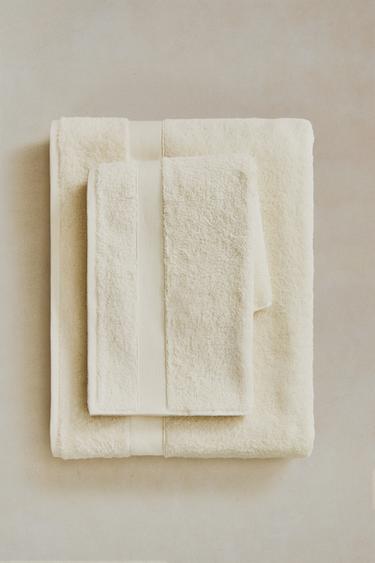 PREMIUM COTTON BATH TOWEL (600 GXM²) - Ivory by Zara