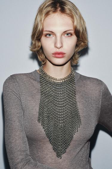 Zara {名称} - {颜色}