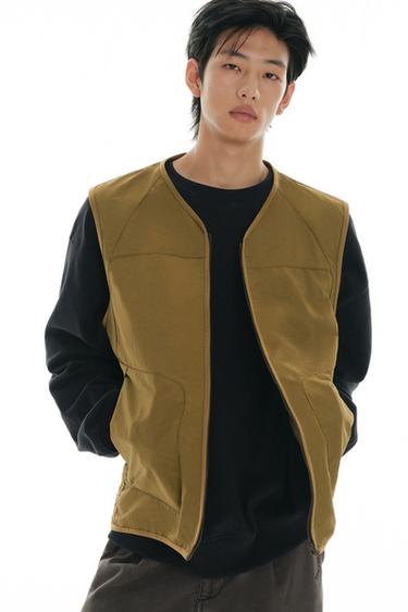 LIMITED EDITION TECHNICAL GILET - Khaki by Zara