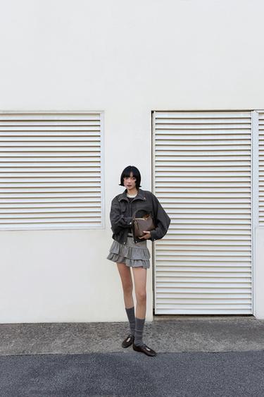 Zara {名称} - {颜色}