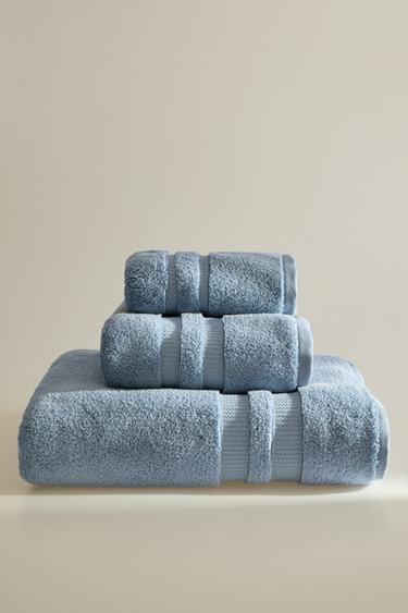 EXTRA SOFT DOUBLE BORDER BATH TOWEL - Light blue by Zara