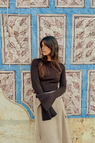 FITTED KNIT JUMPER WITH FLARED SLEEVES - Brown by Zara