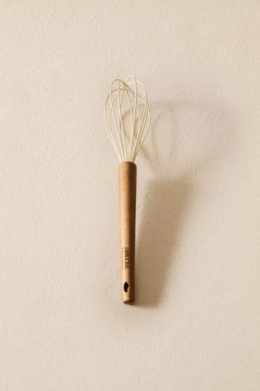 SILICONE AND WOOD WHISK - Cream by Zara