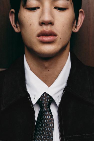 CROPPED FIT SPLIT SUEDE JACKET - Black by Zara