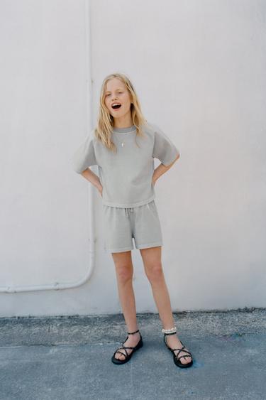 Zara {名称} - {颜色}