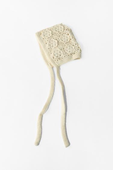 EMBOSSED FLORAL CROCHET BONNET - Ecru by Zara