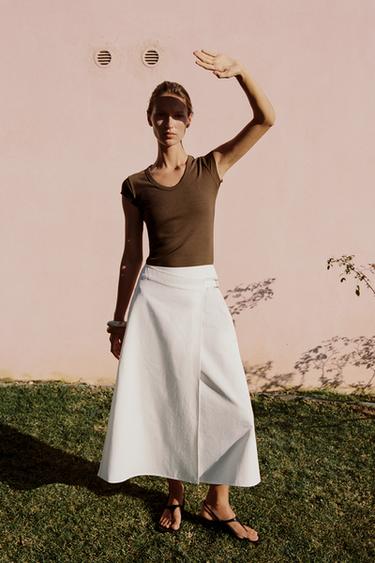 POT NECK T-SHIRT - Brown by Zara