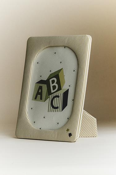 CHILDREN'S LARGE STRIPED PHOTO FRAME - Green by Zara