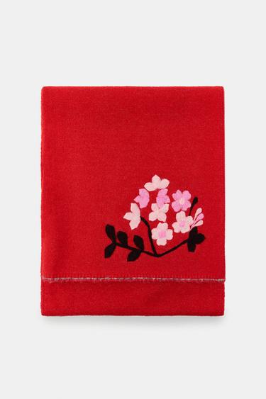 KNITTED SCARF WITH CONTRAST FLOWERS - Red by Zara