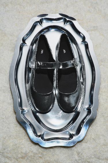 Zara {名称} - {颜色}