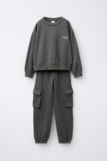 RUBBER LABEL SWEATSHIRT AND CARGO JOGGERS SET - Mid-grey by Zara