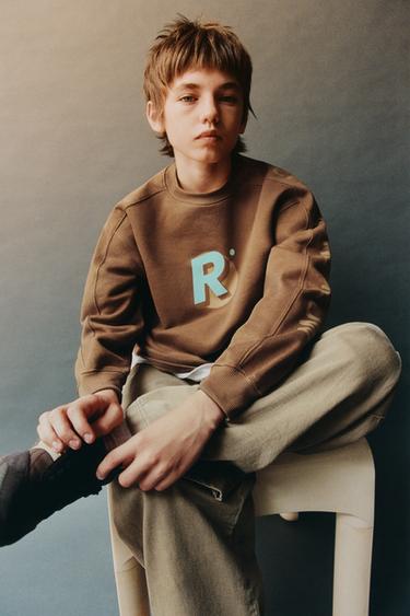 SLOGAN SWEATSHIRT - Brown by Zara