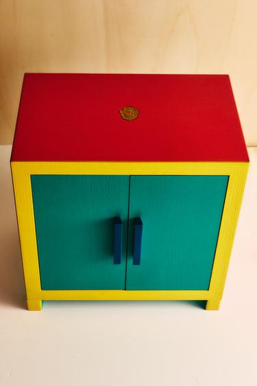 Zara {名称} - {颜色}