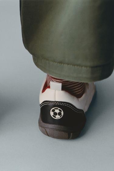 BAREFOOT TRAINERS - White by Zara