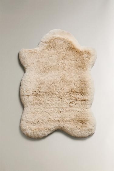 IRREGULAR FUZZY SMALL RUG - Brown / Taupe by Zara