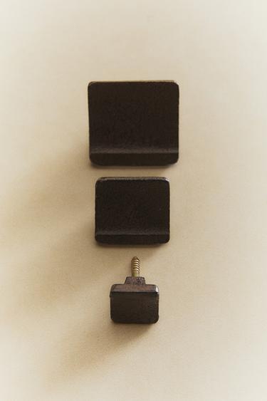 IRON HOOKS - Black by Zara