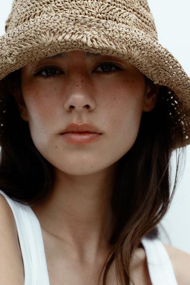 BRAIDED BUCKET HAT - Light brown by Zara