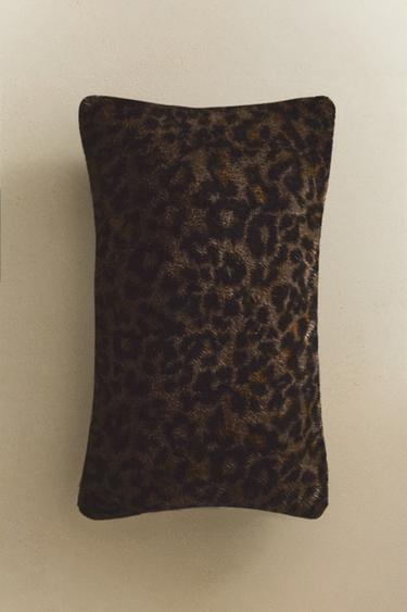 ANIMAL PRINT FAUX FUR CUSHION COVER - Dark brown by Zara
