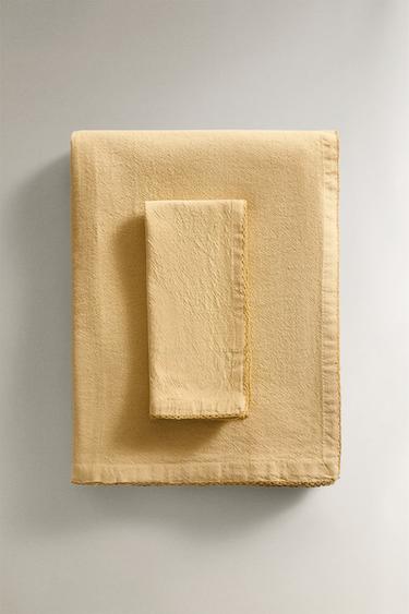 PLAIN DYED THREAD TABLECLOTH - Yellow by Zara