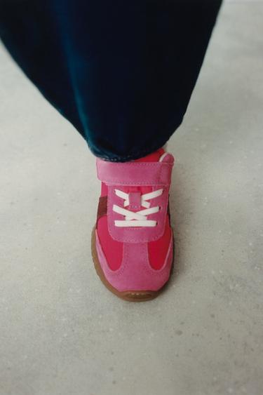 CONTRAST TRAINERS - Fuchsia by Zara