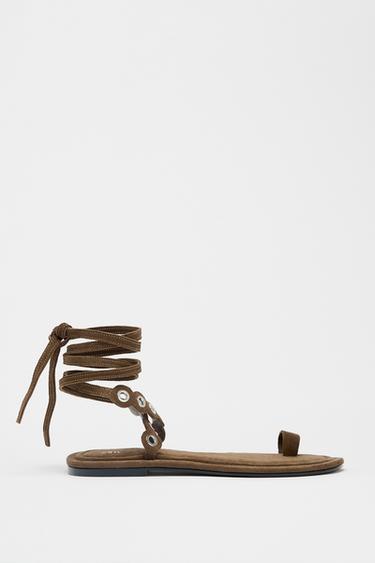 LEATHER SANDALS WITH METAL EYELETS - Brown by Zara