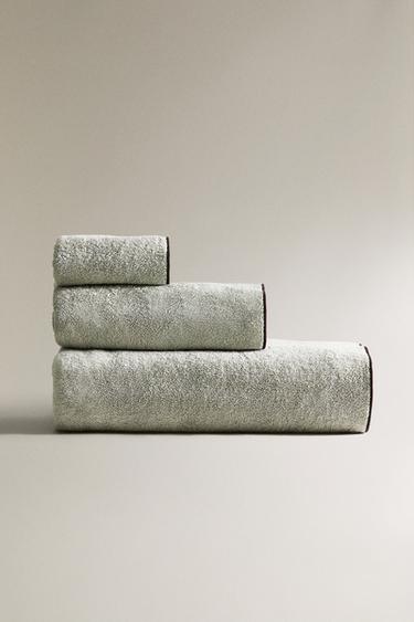 OVERLOCK COTTON BATH TOWEL - Mid-green by Zara - Image 0