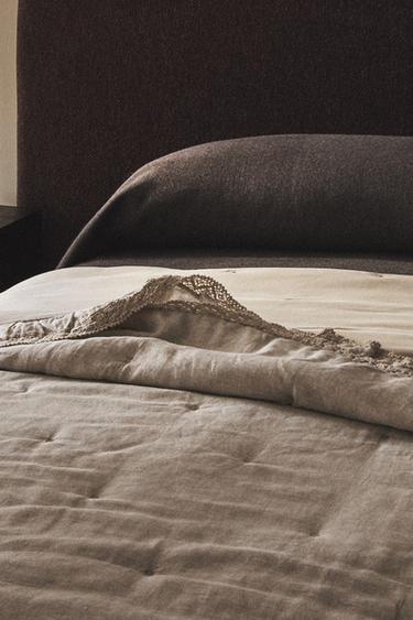 LINEN QUILT WITH LACE TRIM - Light beige by Zara