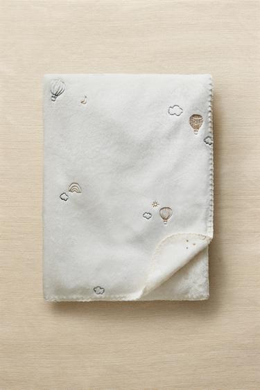 FLEECE BABY BLANKET WITH EMBROIDERED BALLOONS - Cream by Zara