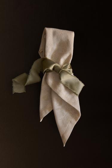 Zara {名称} - {颜色}