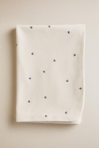 FLEECE FLORAL BABY BLANKET - Ecru by Zara